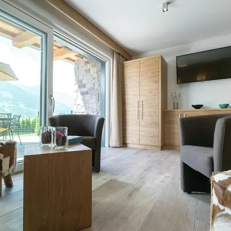 Cozy Chalet Near Ski Area In Horská chata Piesendorf